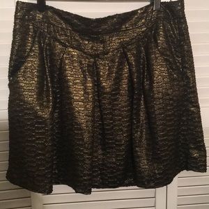 Gap Gold and Black Bubble Mini Metallic Skirt. Size 8